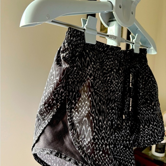 Nike Black Athletic Shorts Lightweight XS - Picture 3 of 4